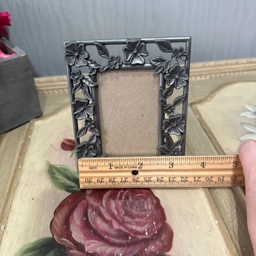 Small Floral Open Metalwork Photo Frame 2x3